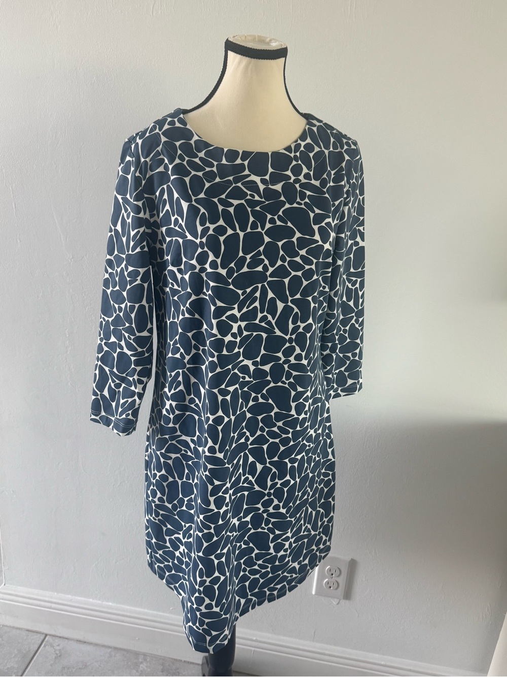 MAHI GOLD Navy and White Pebble Print Long Sleeve Shift Dress